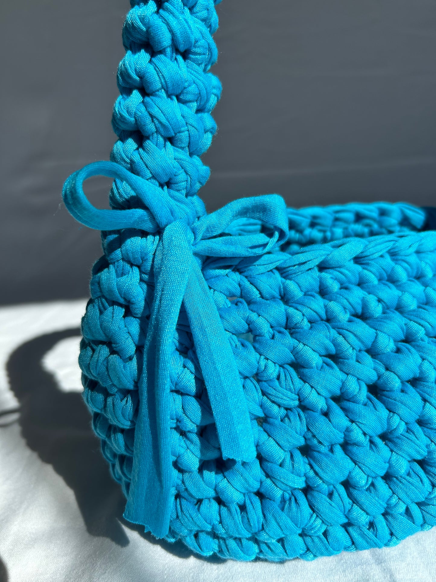 Bobbi Shoulder Bag In Blue Raspberry