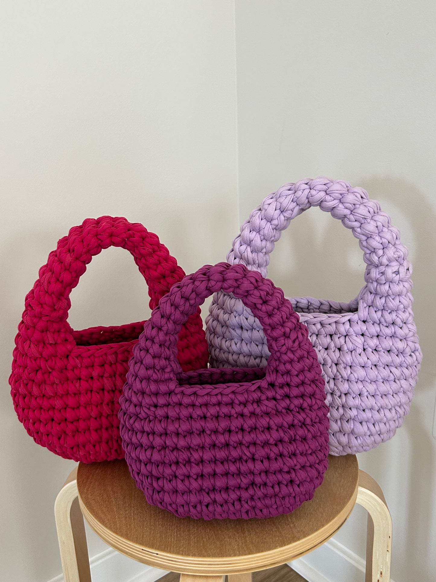 Flora Handbag In Magenta