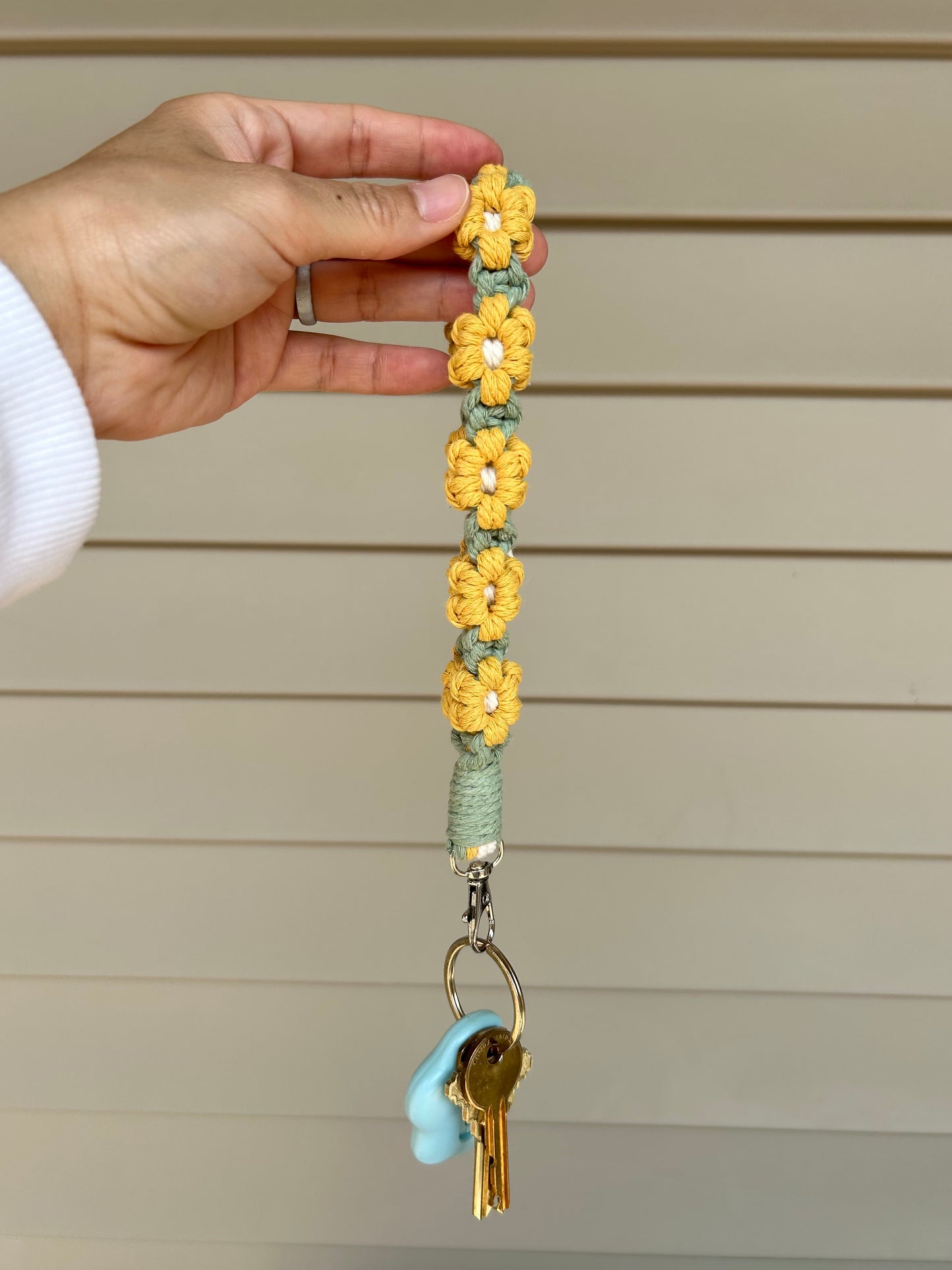 Macramé Daisy Wristlets