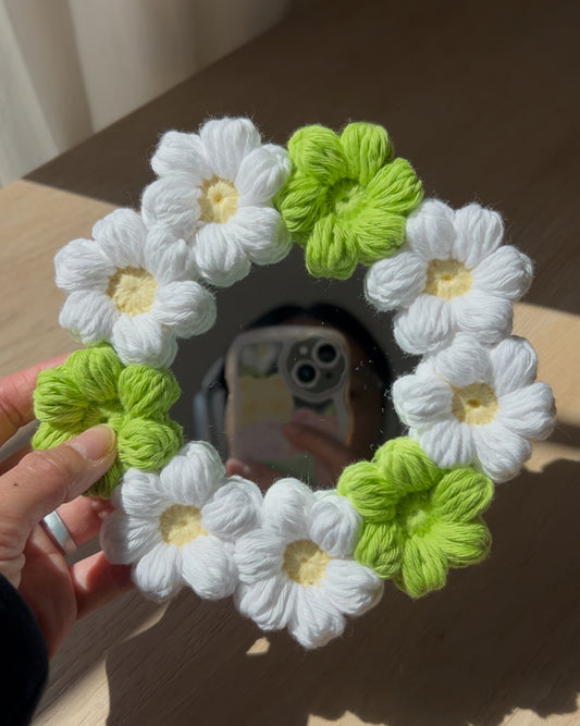 Flower Mirror in Ditzy Daisy