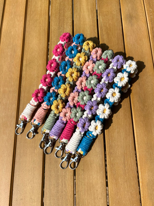 Macramé Daisy Wristlets
